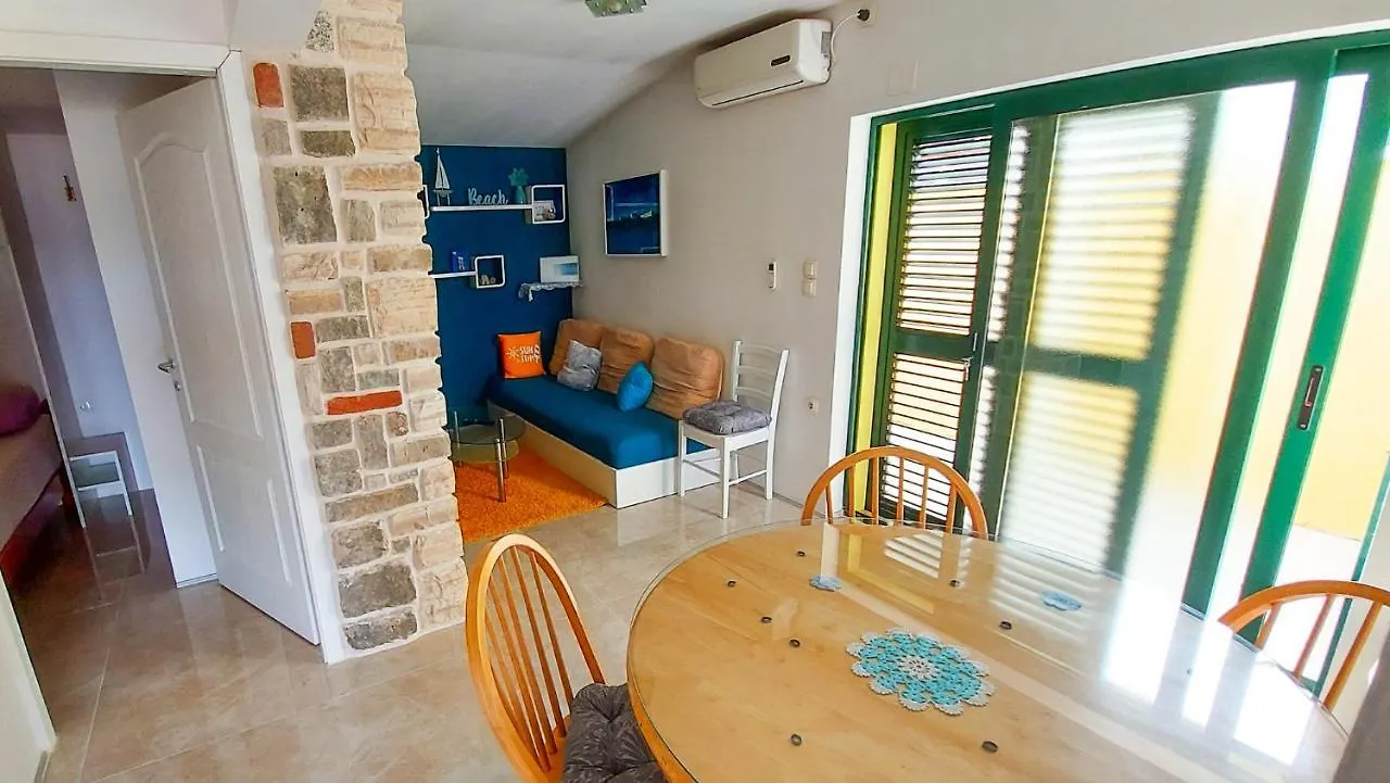 Holiday Home - Beach House 'Amarella' Turanj